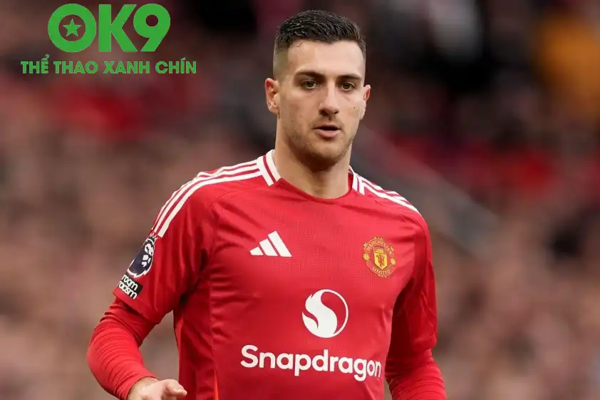 Dalot đã có những chia sẻ về trận đấu đầy thất vọng này. Ảnh: The Metro